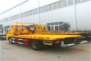 新青附近拖车救援搭电