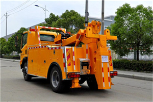 新青高速路拖车费